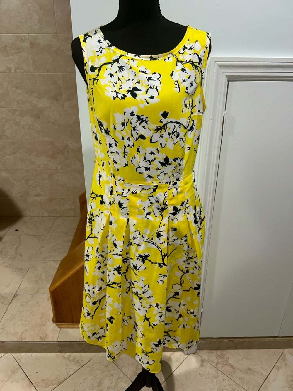 Jones New York Floral Dress Yellow White Black Sleeveless